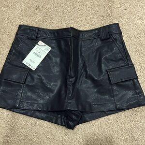 Zara NWT BLACK SKORT